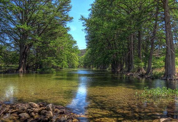 Отель Riverstone Cabins Leakey Экстерьер фото
